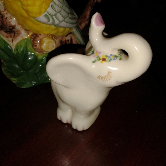 Vintage small Elephant . - Picture 1 of 1